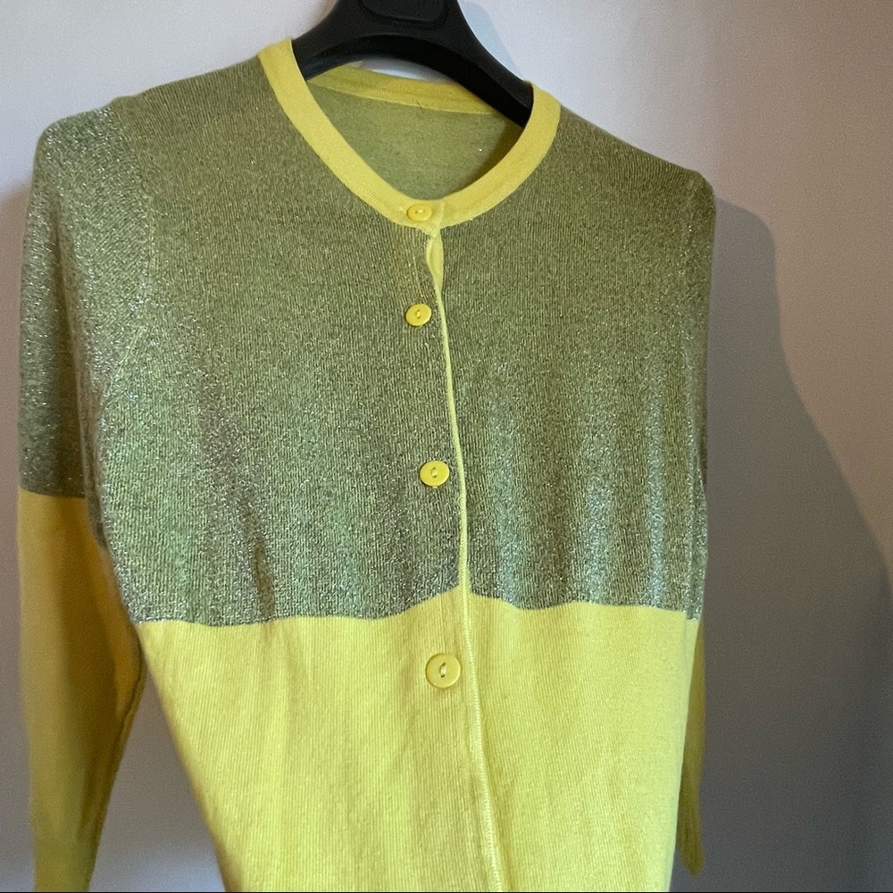 Small/Medium Unique Long sleeve Button up Measurements are in pictures - Picture 5 of 8